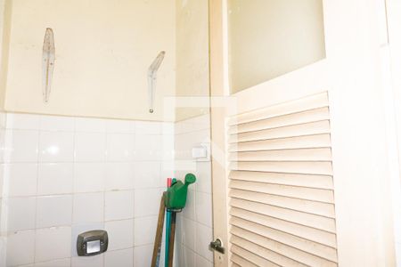 Apartamento à venda com 73m², 2 quartos e sem vaga Apartamento à venda com 73m², 2 quartos e sem vagaBanheiro de serviço