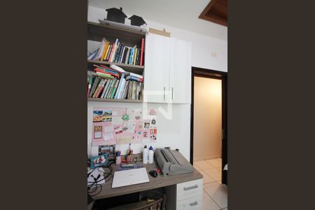 Casa à venda com 213m², 4 quartos e 2 vagasQuarto 4