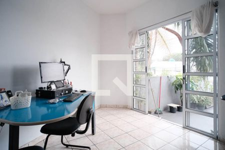 Casa à venda com 150m², 3 quartos e 2 vagas Casa à venda com 150m², 3 quartos e 2 vagasEscritório/Quarto