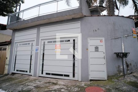 Casa à venda com 150m², 3 quartos e 2 vagas Casa à venda com 150m², 3 quartos e 2 vagasFachada