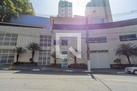 Casa de condomínio à venda com 140m², 3 quartos e 2 vagas Casa de condomínio à venda com 140m², 3 quartos e 2 vagasFachada