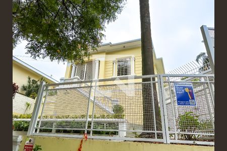 Casa à venda com 650m², 5 quartos e 8 vagasFachada