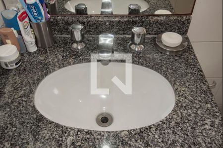 Apartamento à venda com 94m², 3 quartos e 2 vagasBanheiro da Suíte