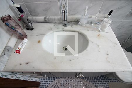 Casa à venda com 196m², 3 quartos e 4 vagasBanheiro Social