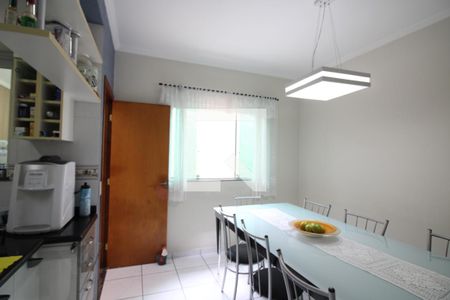 Casa à venda com 196m², 3 quartos e 4 vagasCopa e Cozinha