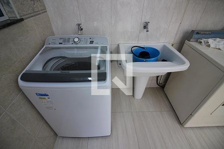 Casa à venda com 196m², 3 quartos e 4 vagasÁrea de Serviço e churrasqueira