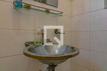 Casa à venda com 300m², 3 quartos e 3 vagas Casa à venda com 300m², 3 quartos e 3 vagasBanheiro