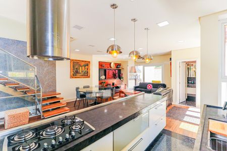 Casa à venda com 343m², 4 quartos e 6 vagas Casa à venda com 343m², 4 quartos e 6 vagasCozinha