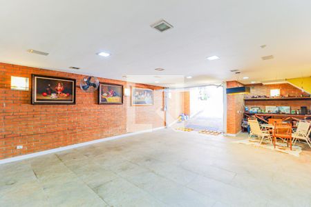 Casa à venda com 343m², 4 quartos e 6 vagas Casa à venda com 343m², 4 quartos e 6 vagasGaragem