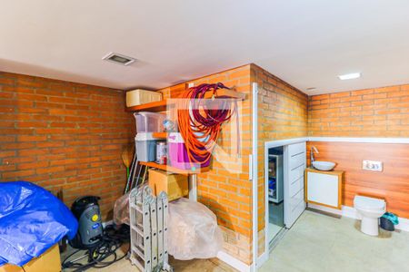 Casa à venda com 343m², 4 quartos e 6 vagas Casa à venda com 343m², 4 quartos e 6 vagasLavabo