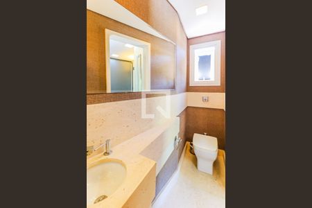 Casa à venda com 343m², 4 quartos e 6 vagas Casa à venda com 343m², 4 quartos e 6 vagasBanheiro Suíte 1