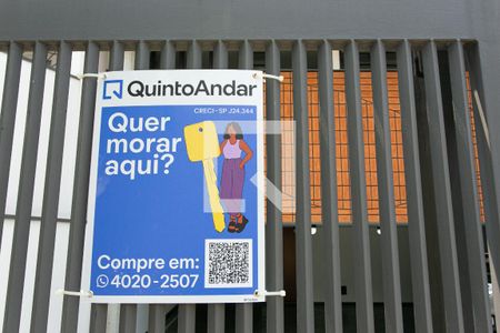 Casa à venda com 330m², 4 quartos e 5 vagasFachada - Placa