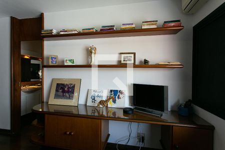 Casa à venda com 330m², 4 quartos e 5 vagasQuarto 2