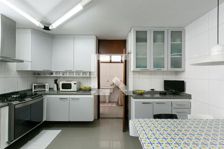 Casa à venda com 330m², 4 quartos e 5 vagasCozinha