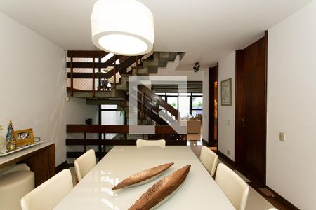 Casa à venda com 330m², 4 quartos e 5 vagasSala de Jantar