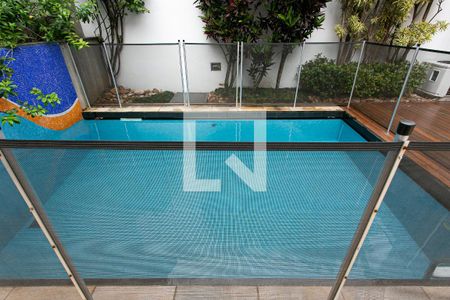 Casa à venda com 330m², 4 quartos e 5 vagasPiscina