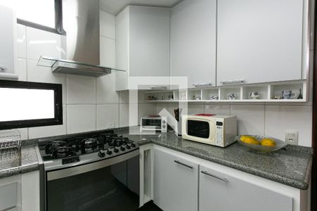 Casa à venda com 330m², 4 quartos e 5 vagasCozinha