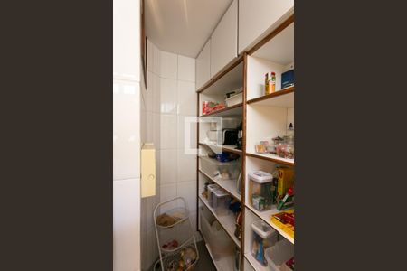 Casa à venda com 330m², 4 quartos e 5 vagasCozinha - Despensa