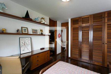 Casa à venda com 330m², 4 quartos e 5 vagasQuarto 1