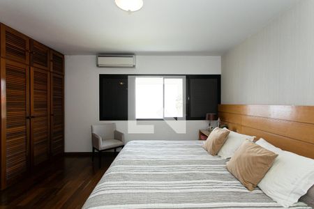 Casa à venda com 330m², 4 quartos e 5 vagasSuíte 2