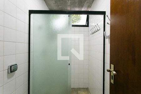 Casa à venda com 330m², 4 quartos e 5 vagasBanheiro do Espaço de Lazer