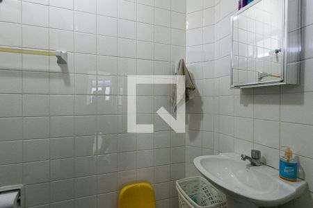 Casa à venda com 330m², 4 quartos e 5 vagasBanheiro de Serviço