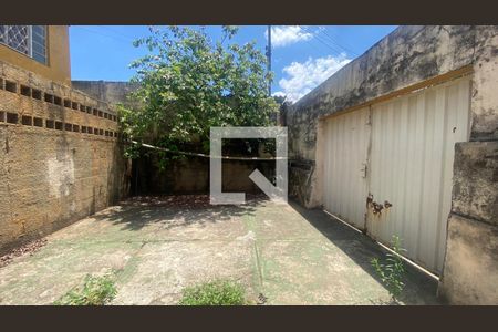 Casa à venda com 195m², 4 quartos e 2 vagas Casa à venda com 195m², 4 quartos e 2 vagasGaragem