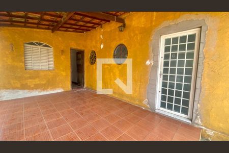 Casa à venda com 195m², 4 quartos e 2 vagas Casa à venda com 195m², 4 quartos e 2 vagasVaranda da Sala