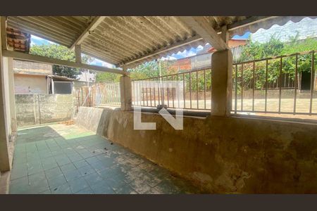 Casa à venda com 195m², 4 quartos e 2 vagas Casa à venda com 195m², 4 quartos e 2 vagasVaranda