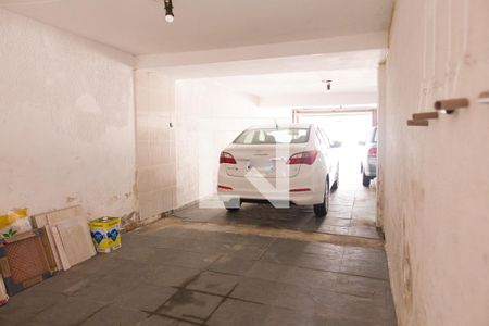 Casa à venda com 230m², 3 quartos e 6 vagas Casa à venda com 230m², 3 quartos e 6 vagasGaragem
