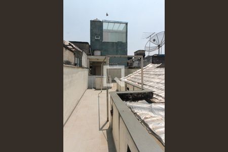 Casa à venda com 250m², 2 quartos e 1 vaga Casa à venda com 250m², 2 quartos e 1 vagaTerraço