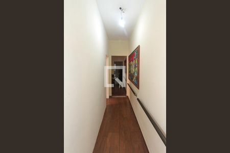 Casa à venda com 250m², 2 quartos e 1 vaga Casa à venda com 250m², 2 quartos e 1 vagaCorredor