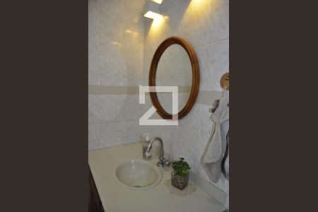 Casa à venda com 200m², 4 quartos e 2 vagasBanheiro