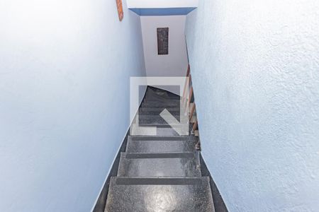 Casa à venda com 115m², 2 quartos e 1 vagaEscada