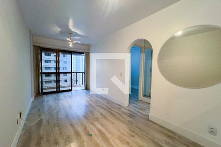 Sala de apartamento para alugar com 1 quarto, 41m² em Indianópolis, São Paulo