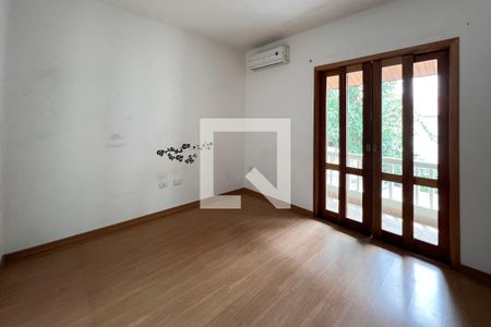 Casa à venda com 230m², 3 quartos e 1 vagaSuíte 