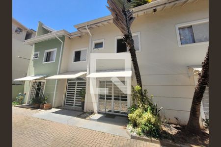 Casa à venda com 133m², 3 quartos e 1 vaga Casa à venda com 133m², 3 quartos e 1 vagaFachada