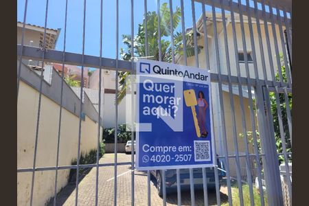 Casa à venda com 133m², 3 quartos e 1 vaga Casa à venda com 133m², 3 quartos e 1 vagaFachada do Condomínio