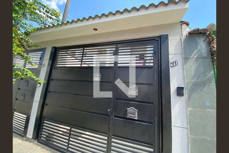 Casa à venda com 149m², 3 quartos e 2 vagas Casa à venda com 149m², 3 quartos e 2 vagasFachada
