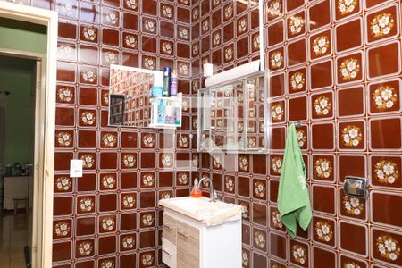 Casa à venda com 250m², 4 quartos e 4 vagasBanheiro 