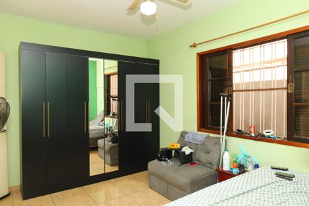 Casa à venda com 250m², 4 quartos e 4 vagasSuíte