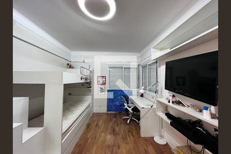 Casa à venda com 700m², 4 quartos e 5 vagas Casa à venda com 700m², 4 quartos e 5 vagasQuarto