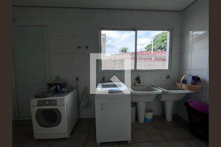 Casa à venda com 700m², 4 quartos e 5 vagas Casa à venda com 700m², 4 quartos e 5 vagasÁrea de Serviço