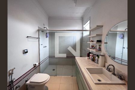 Casa à venda com 700m², 4 quartos e 5 vagas Casa à venda com 700m², 4 quartos e 5 vagasBanheiro