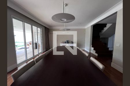 Casa à venda com 700m², 4 quartos e 5 vagas Casa à venda com 700m², 4 quartos e 5 vagasSala de Jantar