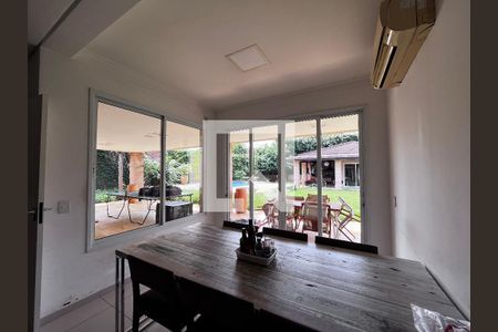 Casa à venda com 700m², 4 quartos e 5 vagas Casa à venda com 700m², 4 quartos e 5 vagasCozinha