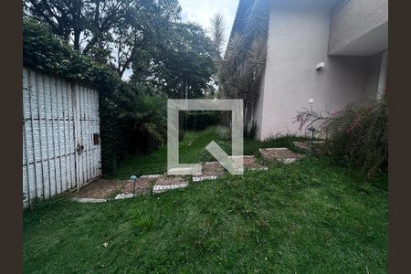 Casa à venda com 700m², 4 quartos e 5 vagas Casa à venda com 700m², 4 quartos e 5 vagasÁrea comum