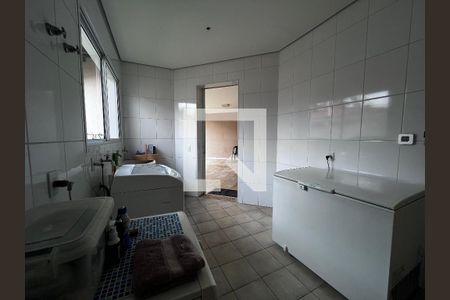 Casa à venda com 700m², 4 quartos e 5 vagas Casa à venda com 700m², 4 quartos e 5 vagasÁrea de Serviço