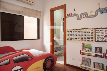 Casa à venda com 280m², 4 quartos e 4 vagasSuíte 2