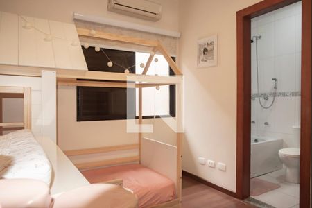 Casa à venda com 280m², 4 quartos e 4 vagasSuíte 3